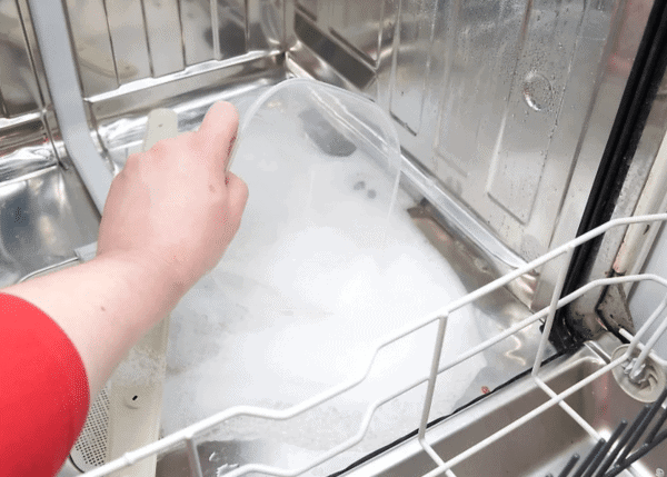 too-much-detergent-in-the-dishwasher