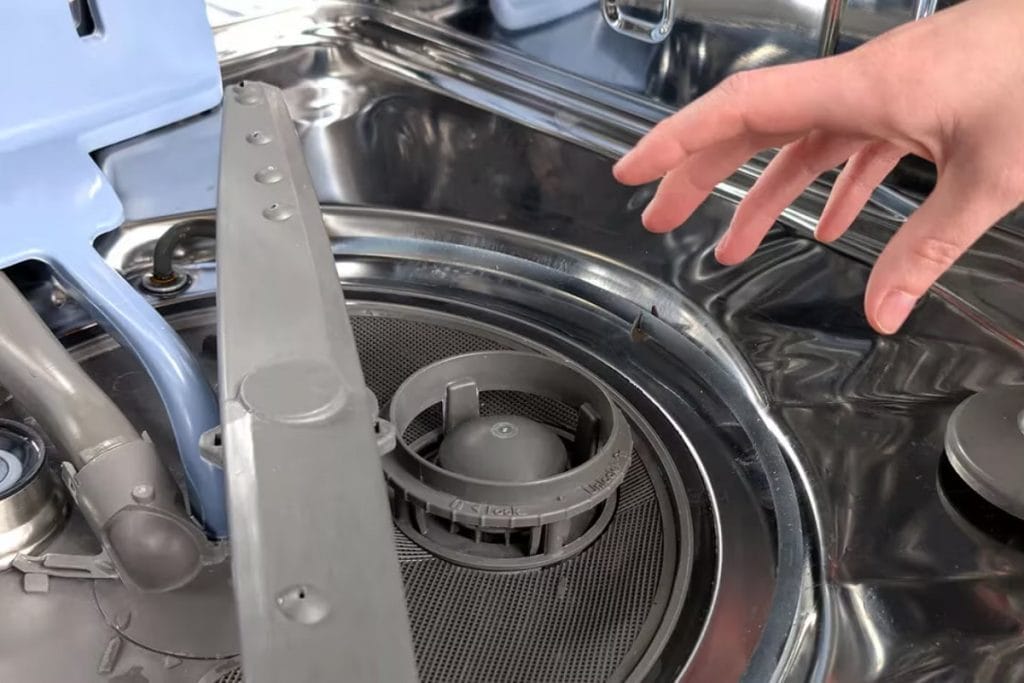 maytag dishwasher not cleaning dishes