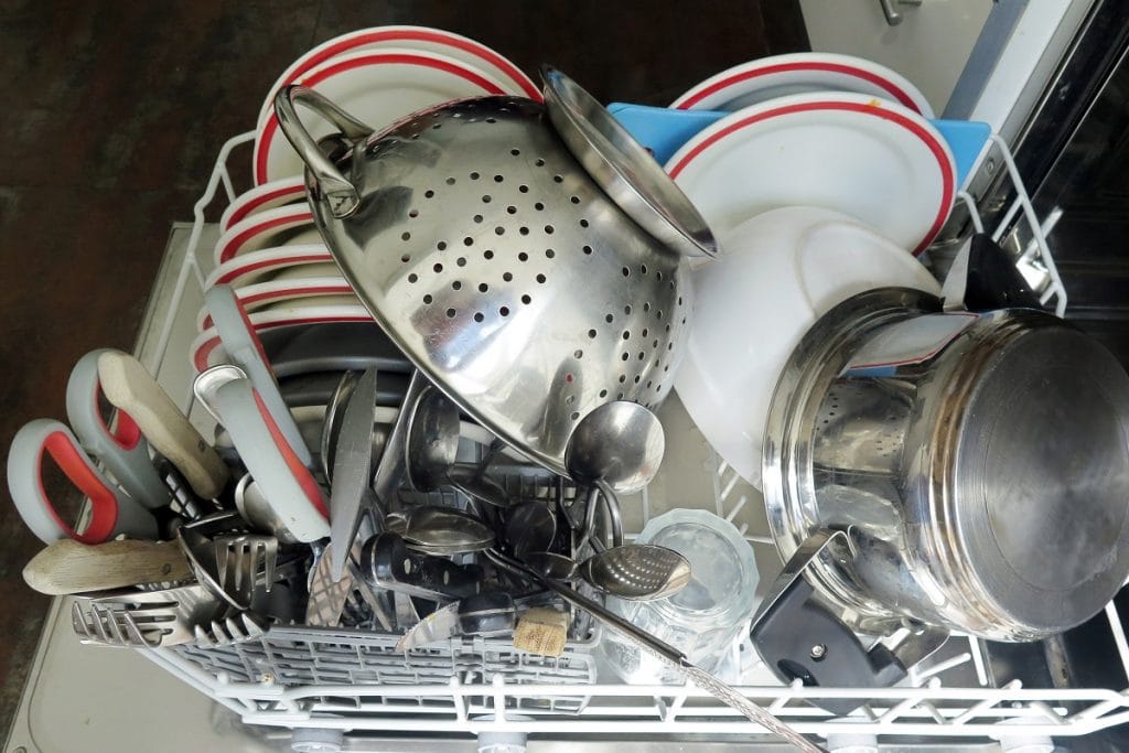 maytag dishwasher won't clean dishes